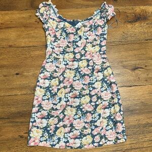 🔥NWT🔥 Abercrombie floral dress size small tall